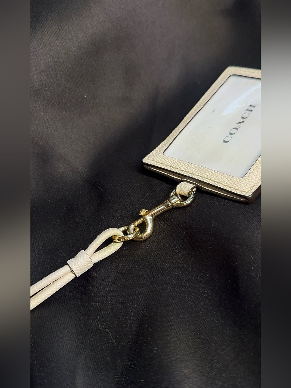 Coach Crossgrain Leather ID Lanyard in Chalk - Picture 7 of 10